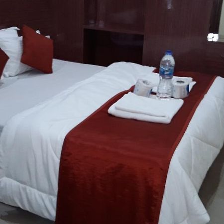 Oyo 66643 Khan Guest House Kolkata Ngoại thất bức ảnh